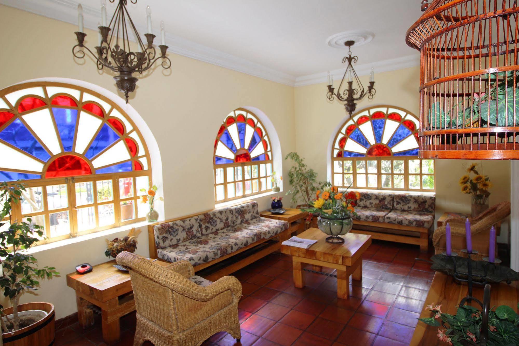 Hotel Vieja Cuba Quito Exterior foto
